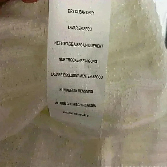 JustFab Cardigan M Cream Lightweight V-Neck Semi-Sheer Long Sleeve Button-Up NWT - Picture 7 of 7